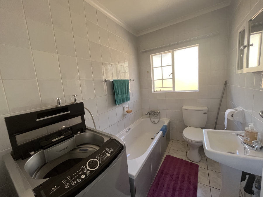 3 Bedroom Property for Sale in Safari Gardens North West